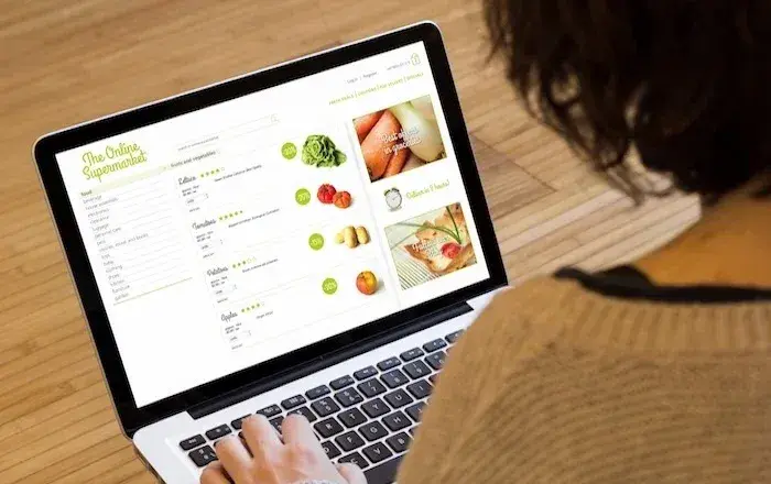 ネットスーパー受取の活用イメージ。オンラインスーパーの注文画面。